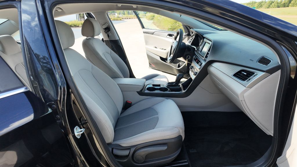 2018 Hyundai Sonata SE - Photo 9