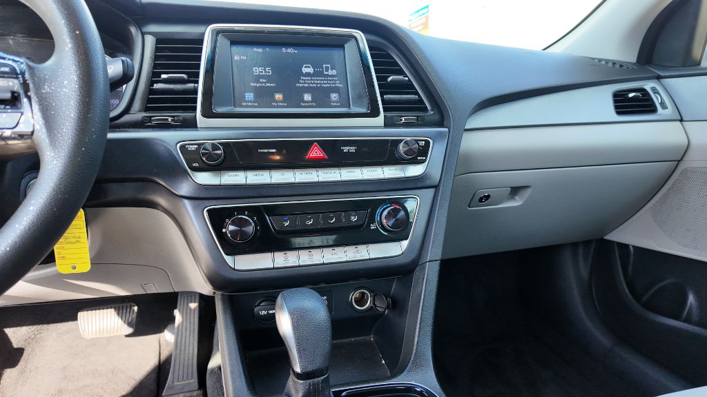 2018 Hyundai Sonata SE - Photo 6